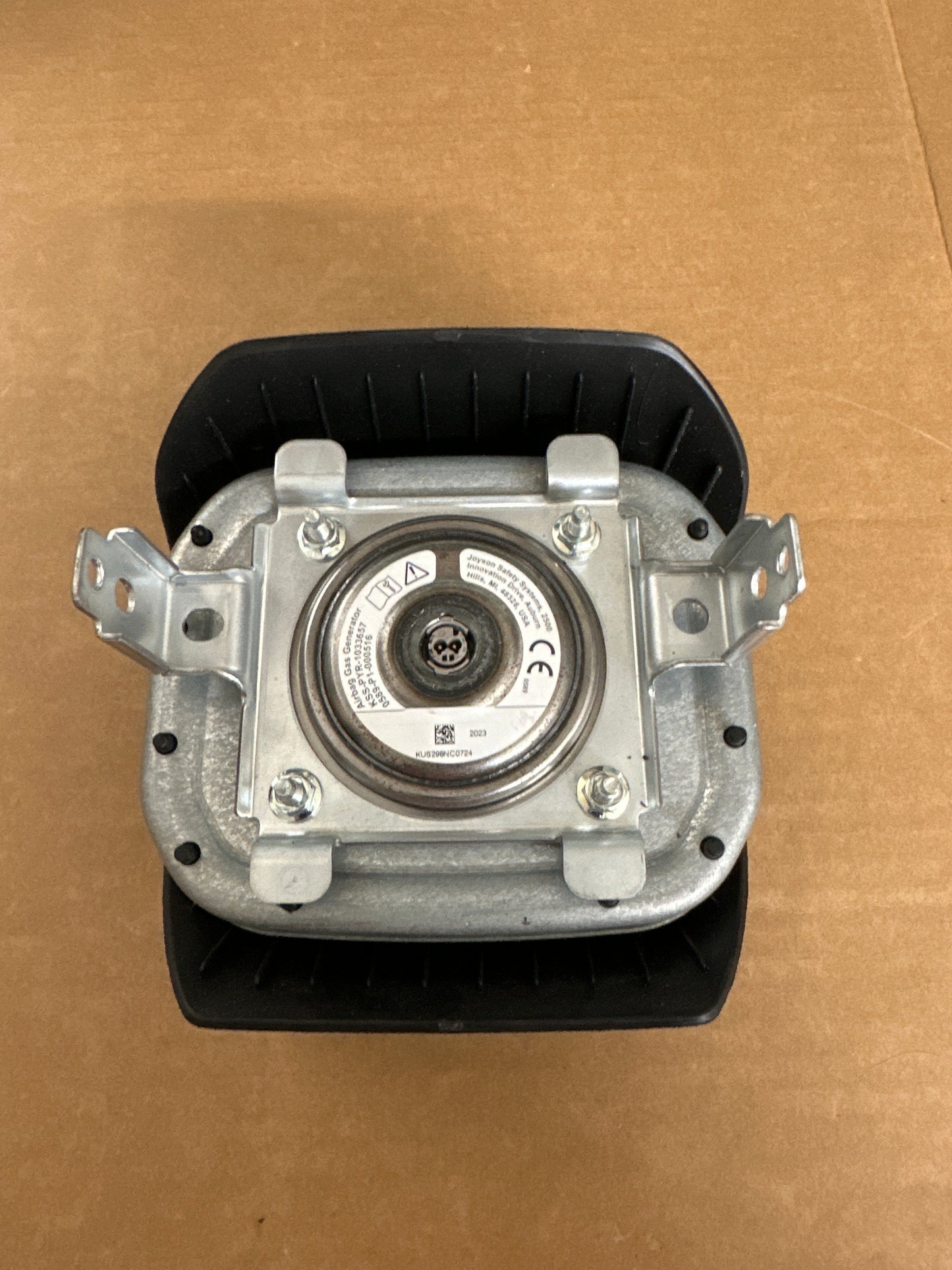 2023 2024 2025 Chevrolet Colorado steering wheel airbag used oem